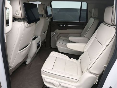 Used 2021 GMC Yukon XL Denali image 11