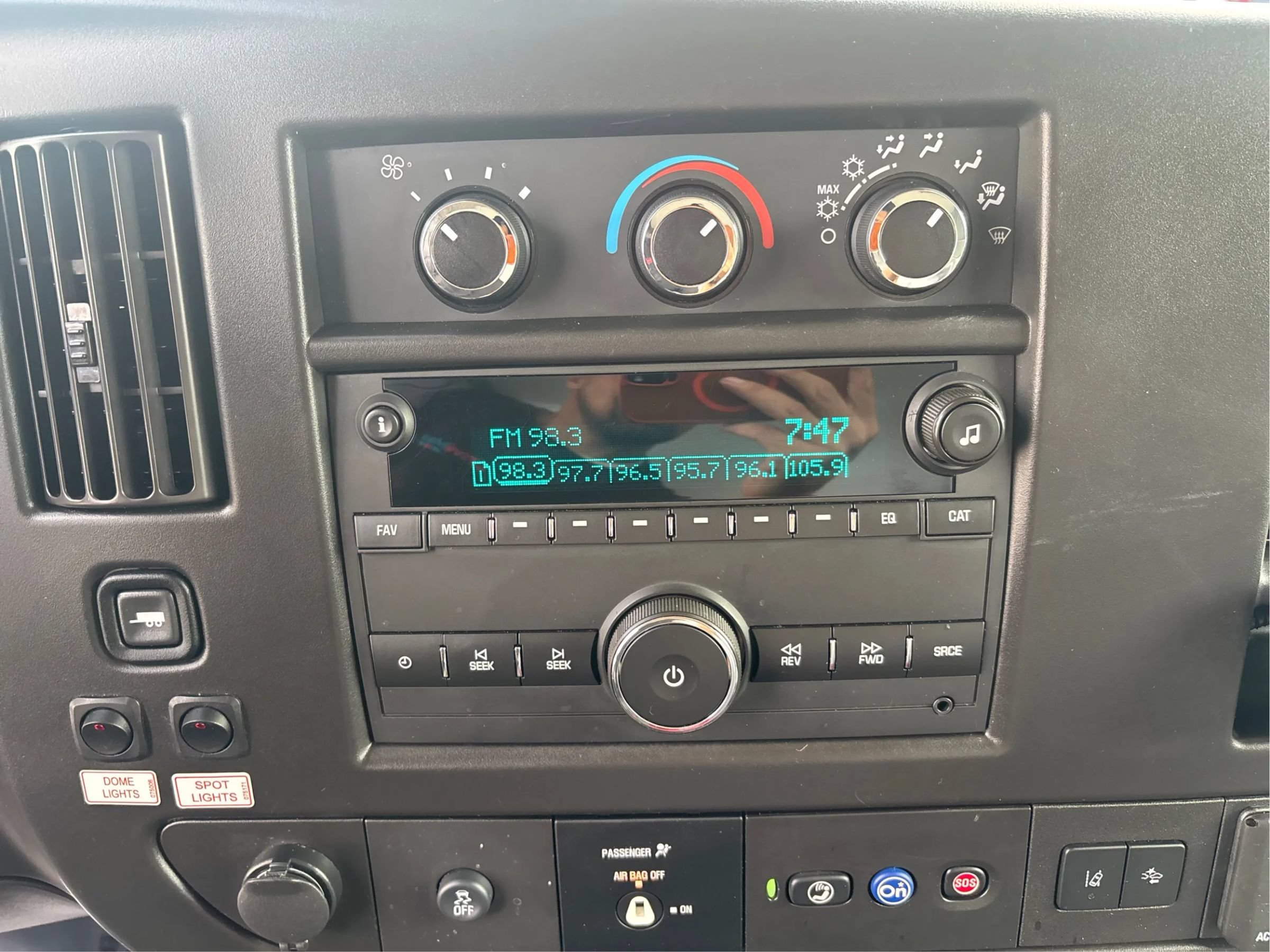 Used 2024 Chevrolet Express 3500 w/ Power Convenience Package RWD image 17