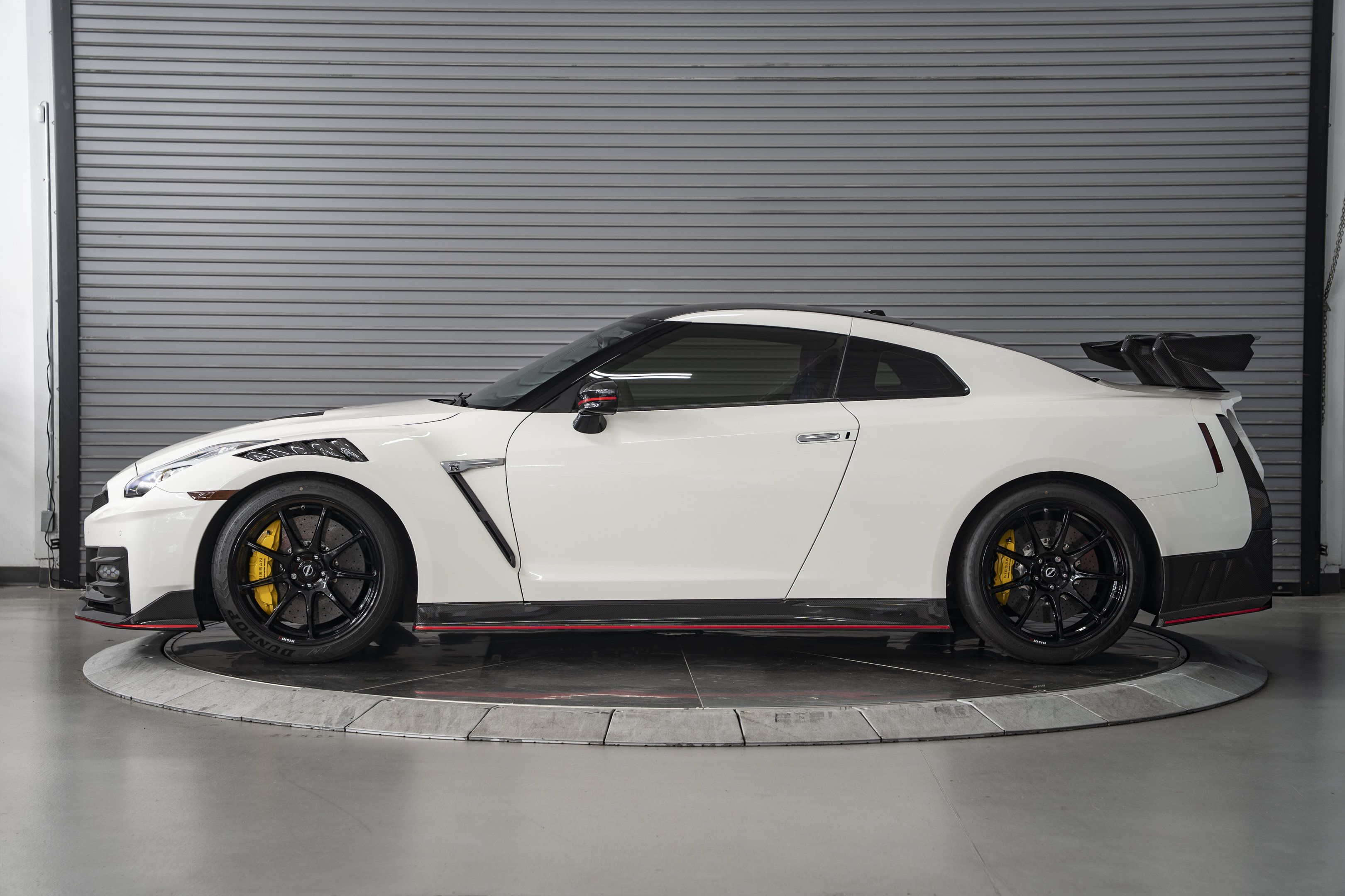 Used 2024 Nissan GT-R NISMO w/ Floor Mat Package AWD/4WD image 2