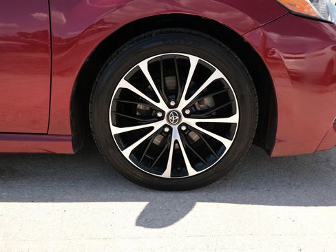 Used 2018 Toyota Camry SE FWD image 20