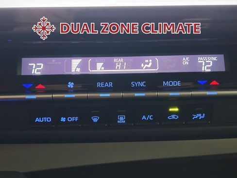 Used 2024 Toyota Sienna LE FWD image 23