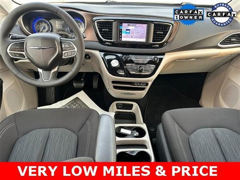Used 2024 Chrysler Voyager LX image 12