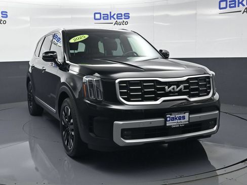 Certified 2025 Kia Telluride SX Prestige AWD/4WD image 3
