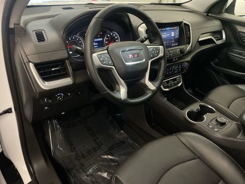 Used 2024 GMC Terrain SLT image 4