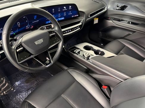 Used 2024 Cadillac Lyriq Tech AWD/4WD image 9