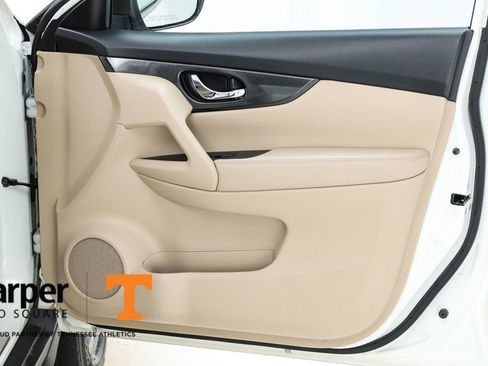 Used 2016 Nissan Rogue SL image 71