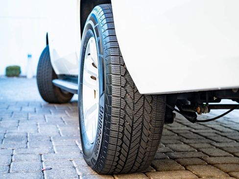 Used 2019 Chevrolet Suburban LT image 40