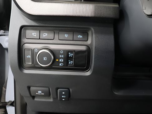 Used 2024 Ford F250 Platinum AWD/4WD image 19