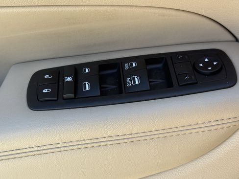Used 2022 Jeep Grand Cherokee Laredo E RWD image 26