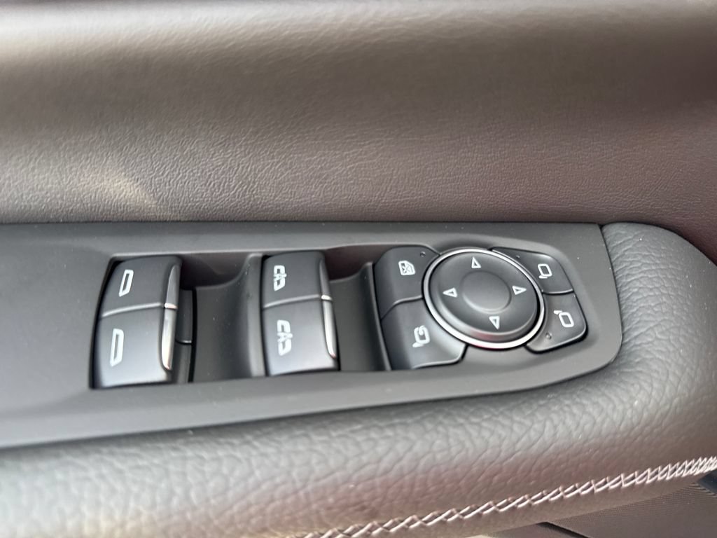 New 2026 GMC Yukon Denali w/ Denali Reserve Package AWD/4WD image 19