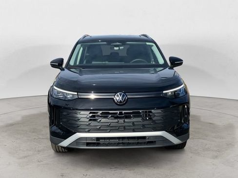 Used 2026 Volkswagen Tiguan SE w/ Panoramic Sunroof Package AWD/4WD image 2