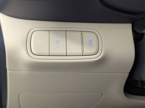 New 2025 Hyundai Venue Limited image 13