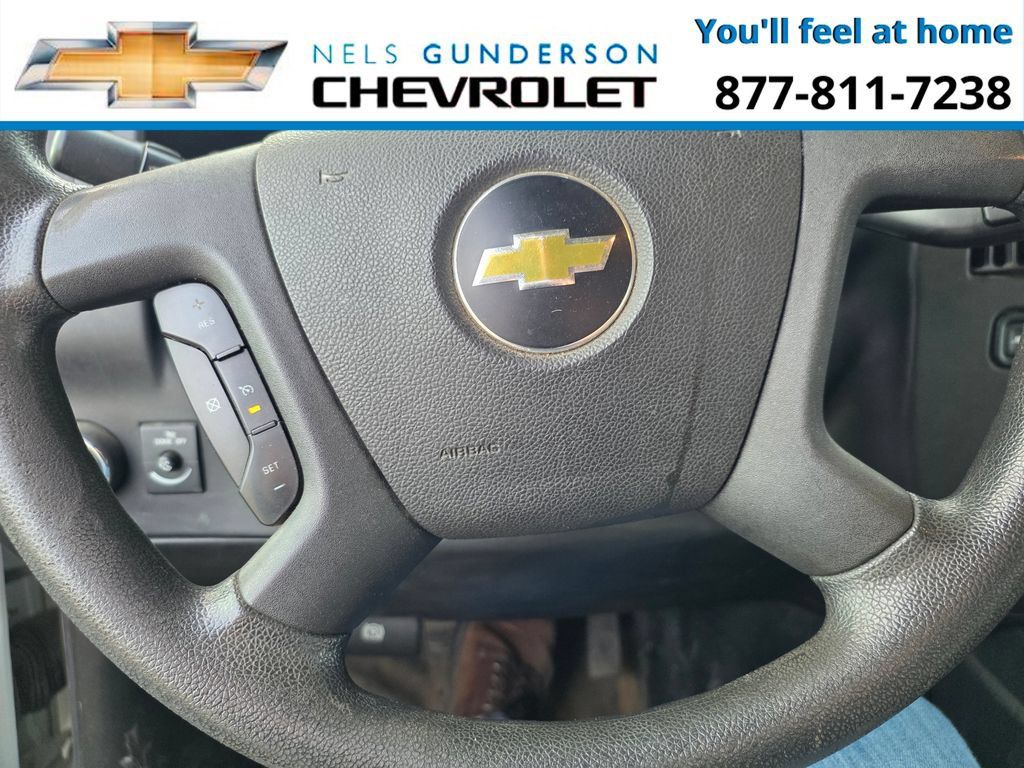 Used 2017 Chevrolet Express 3500 Extended RWD image 17