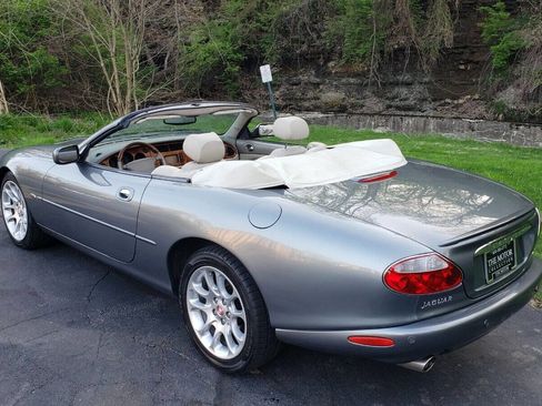 Used 2002 Jaguar XK8 Convertible image 3