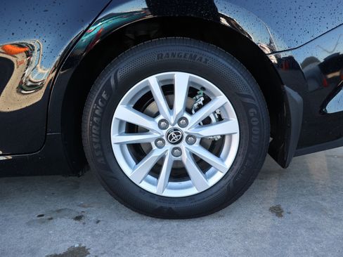 Used 2026 Toyota Camry LE image 11