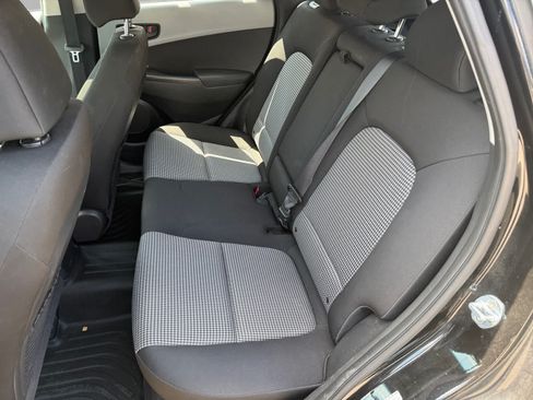 Used 2018 Hyundai Kona SE FWD image 22