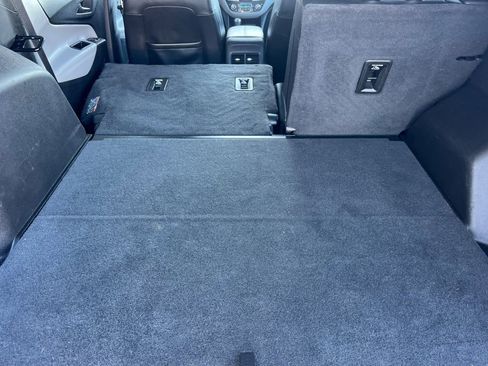 Used 2018 Chevrolet Equinox Premier image 12