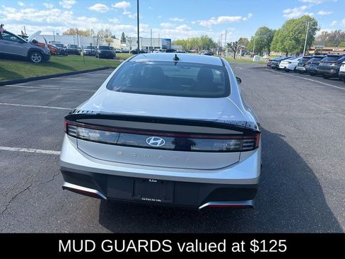 Used 2025 Hyundai Sonata SE FWD image 4