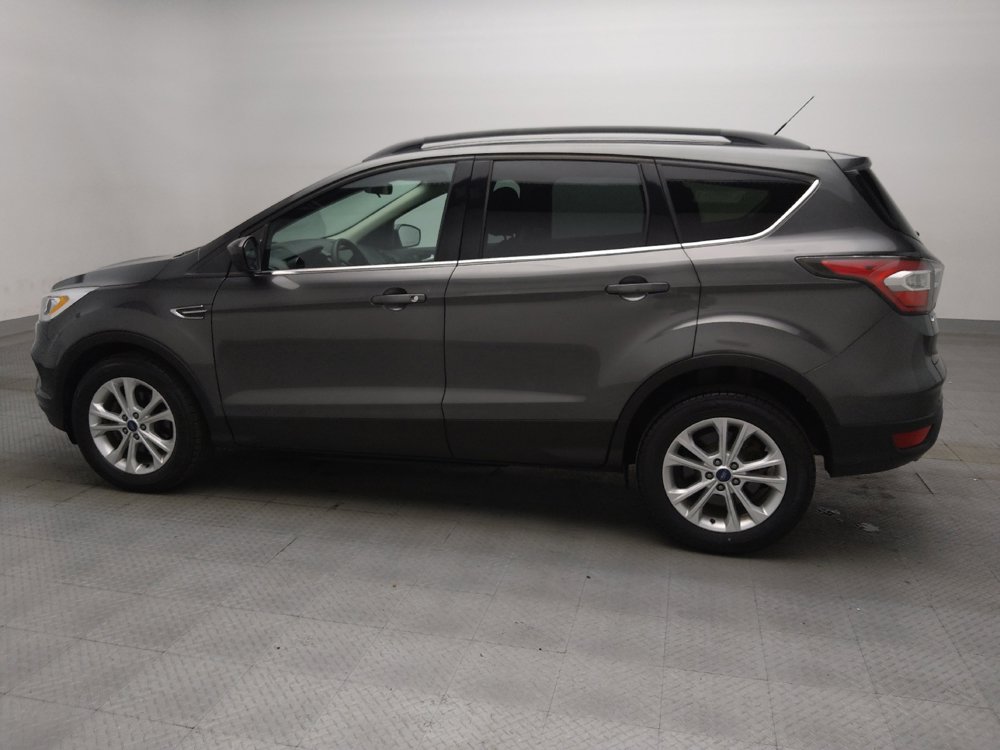 Used 2017 Ford Escape SE w/ Equipment Group 201A FWD image 3