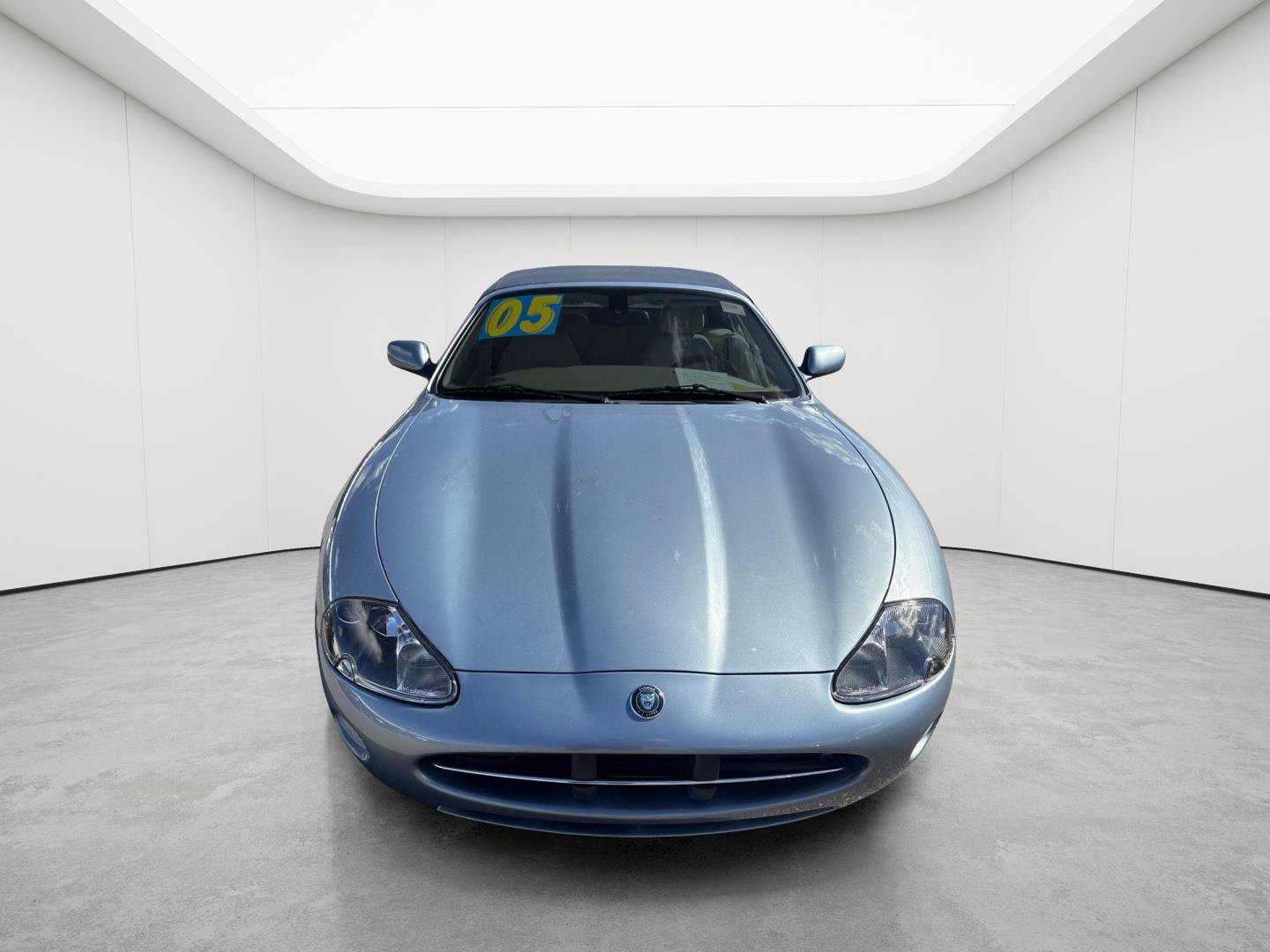 Used 2005 Jaguar XK8 Convertible RWD image 2