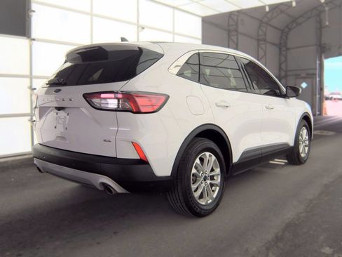 Used 2020 Ford Escape SE FWD image 4
