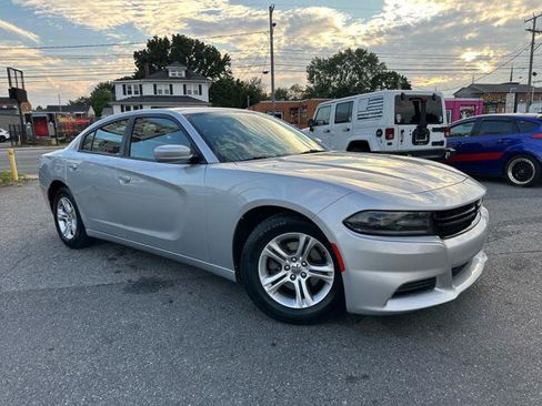 Used 2020 Dodge Charger SXT w/ Leather Interior Group RWD image 2