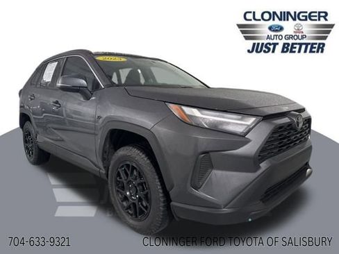 Used 2023 Toyota RAV4 XLE image 1