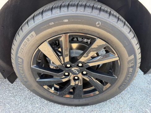 Used 2023 Chevrolet Equinox LS w/ Midnight Edition FWD image 26