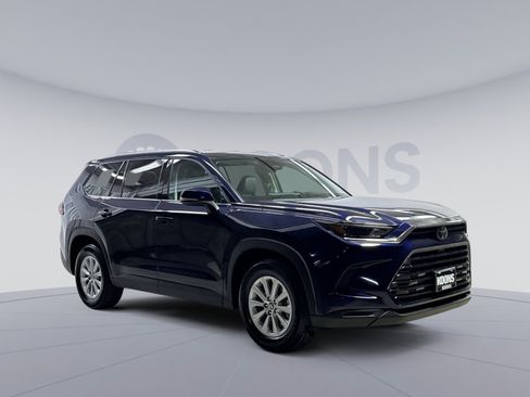 Used 2026 Toyota Grand Highlander XLE image 14