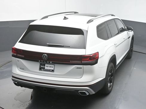 New 2026 Volkswagen Atlas Peak Edition image 48