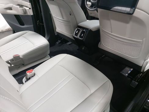 Used 2025 Kia Sorento SX image 11