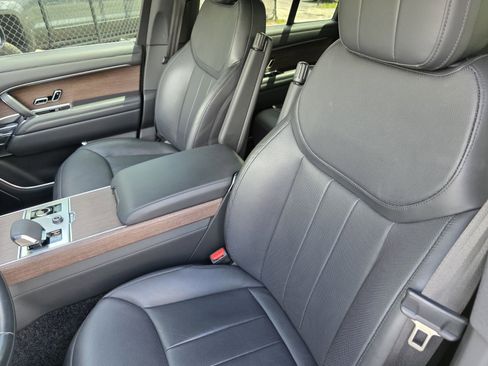 Certified 2023 Land Rover Range Rover SE image 12