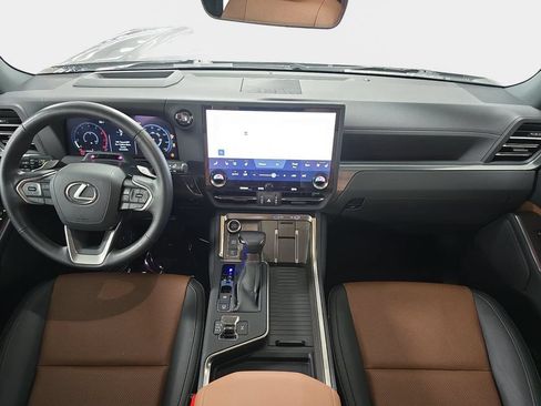 Used 2024 Lexus GX 550 w/ Accessory Package (2T) AWD/4WD image 12