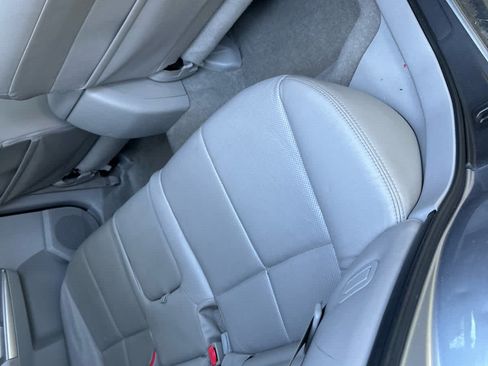 Used 2010 Subaru Forester 2.5X Limited AWD/4WD image 9