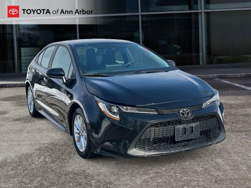 Used 2021 Toyota Corolla LE image 1
