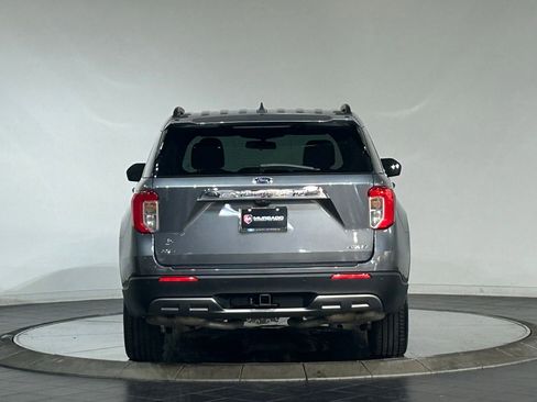 Used 2022 Ford Explorer XLT w/ Equipment Group 202A AWD/4WD image 8