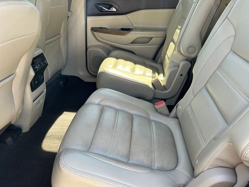 Used 2019 GMC Acadia Denali image 19