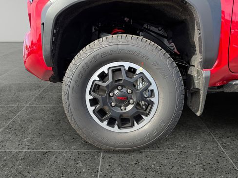 New 2025 Toyota Tacoma TRD Off-Road image 9