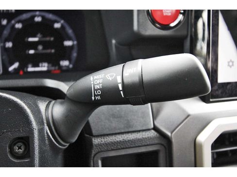Used 2025 Toyota Tacoma TRD Sport AWD/4WD image 18