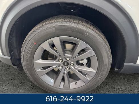 New 2026 Ford Explorer Active w/ Active Comfort Package AWD/4WD image 23