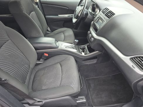 Used 2020 Dodge Journey SE w/ SE Popular Equipment Group image 23