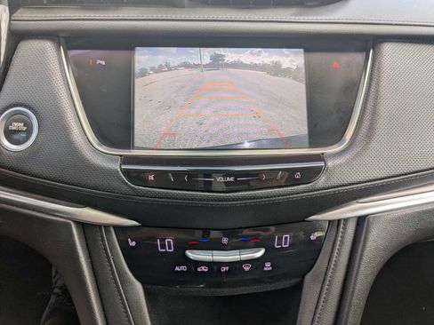 Used 2017 Cadillac XT5 Luxury w/ Driver Awareness Package AWD/4WD image 25
