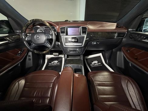 Used 2015 Mercedes-Benz GL 63 AMG 4MATIC image 26