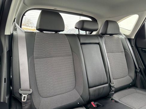 Used 2023 Kia Seltos S w/ Navigation Package image 7