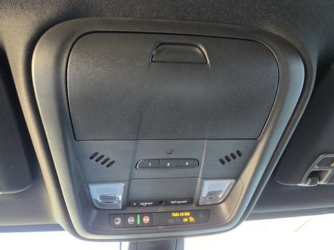 New 2025 Cadillac XT5 Luxury image 30