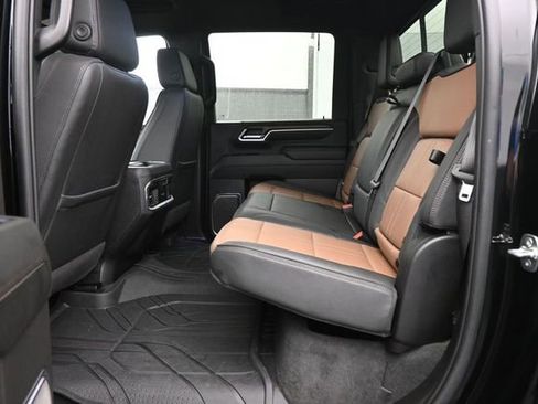 Used 2025 Chevrolet Silverado 2500 High Country w/ High Country Premium Package AWD/4WD image 8