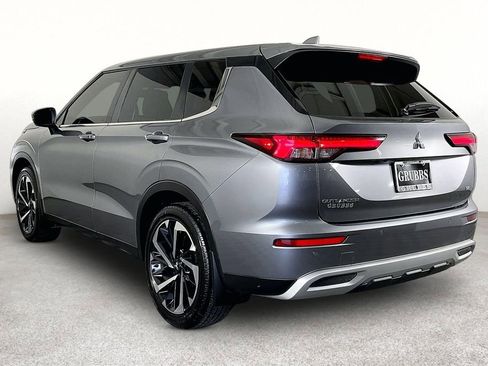 Used 2024 Mitsubishi Outlander SE FWD image 17