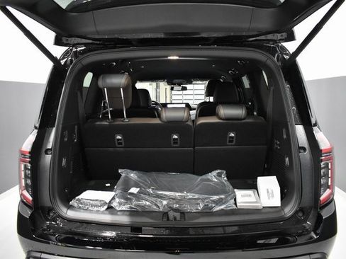 New 2026 Nissan Armada SL w/ Captain's Chari Seat Package image 41