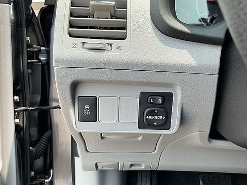 Used 2011 Toyota Corolla LE FWD image 18