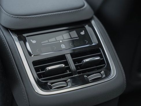 New 2026 Volvo XC90 B6 Ultra image 32